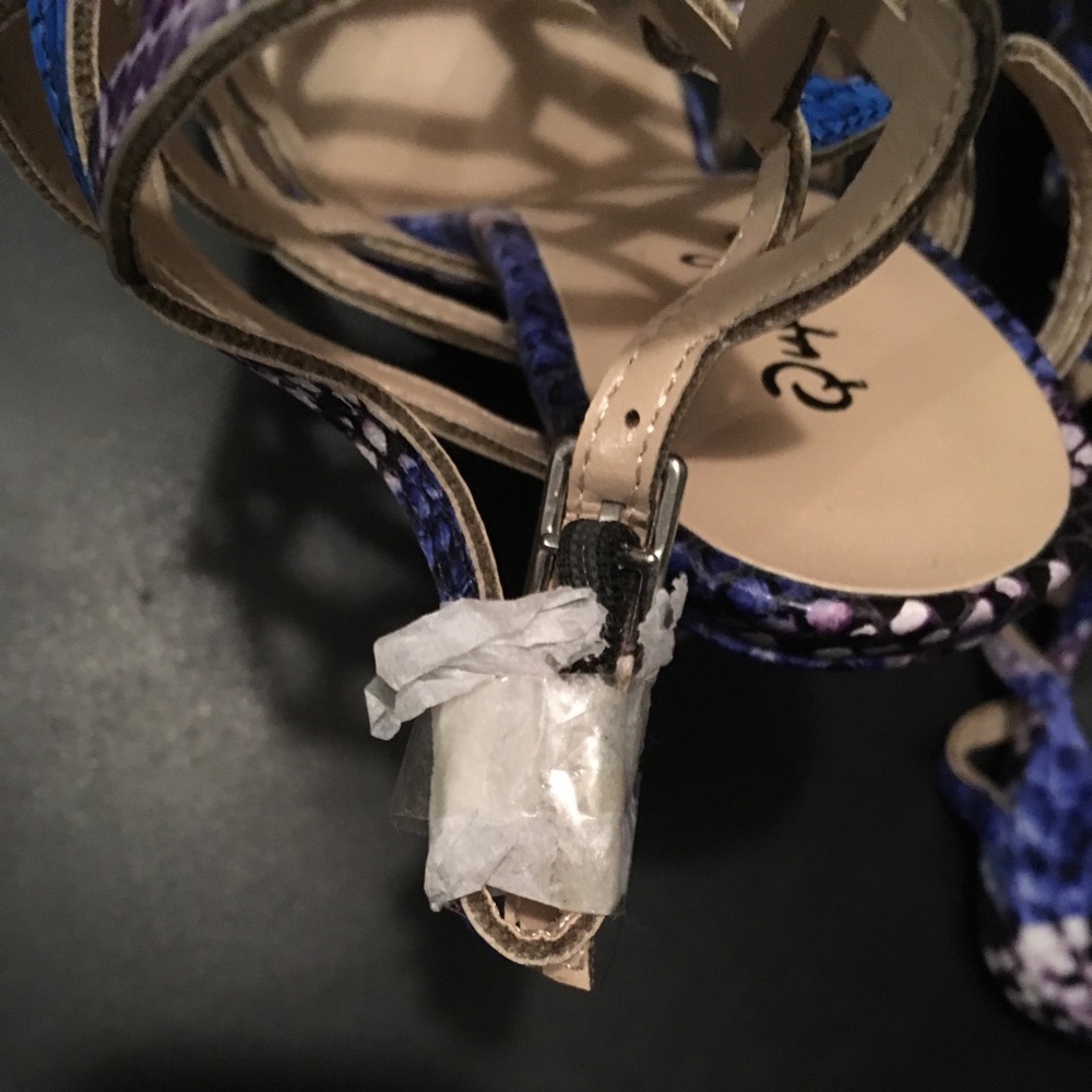 Charlotte Russe Purple and Blue Scale Heels - Picture 5 of 7